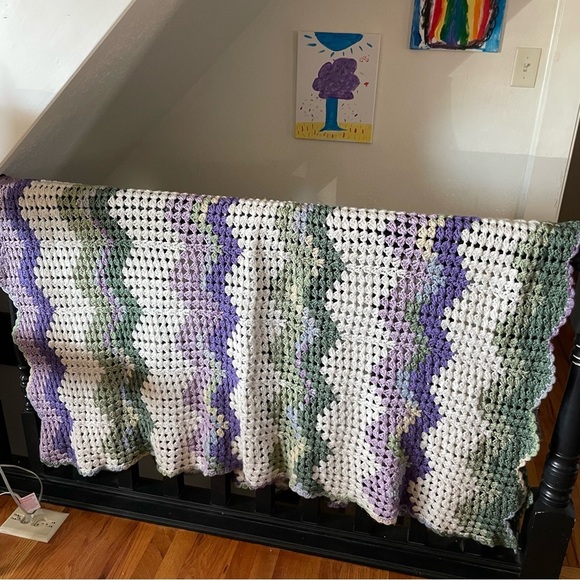 Hand knit crochet‎ blanket throw periwinkle green ivory whimsical fairy afghan - Picture 9 of 10